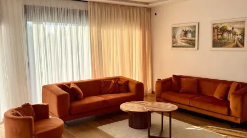 Izdavanje, kuća, 225m², Gornja Gorica, Podgorica - image 4