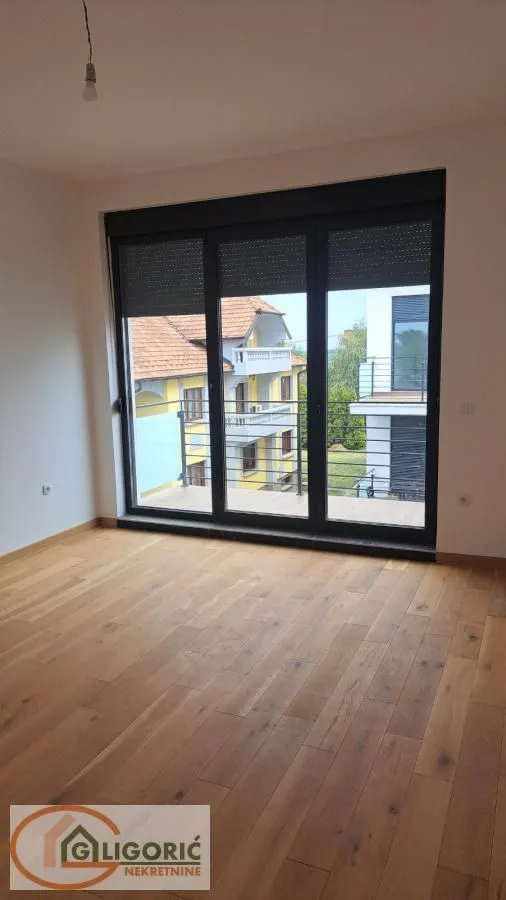 Prodaja, stan, 236m², Zemun Sve Podlokacije, Beograd