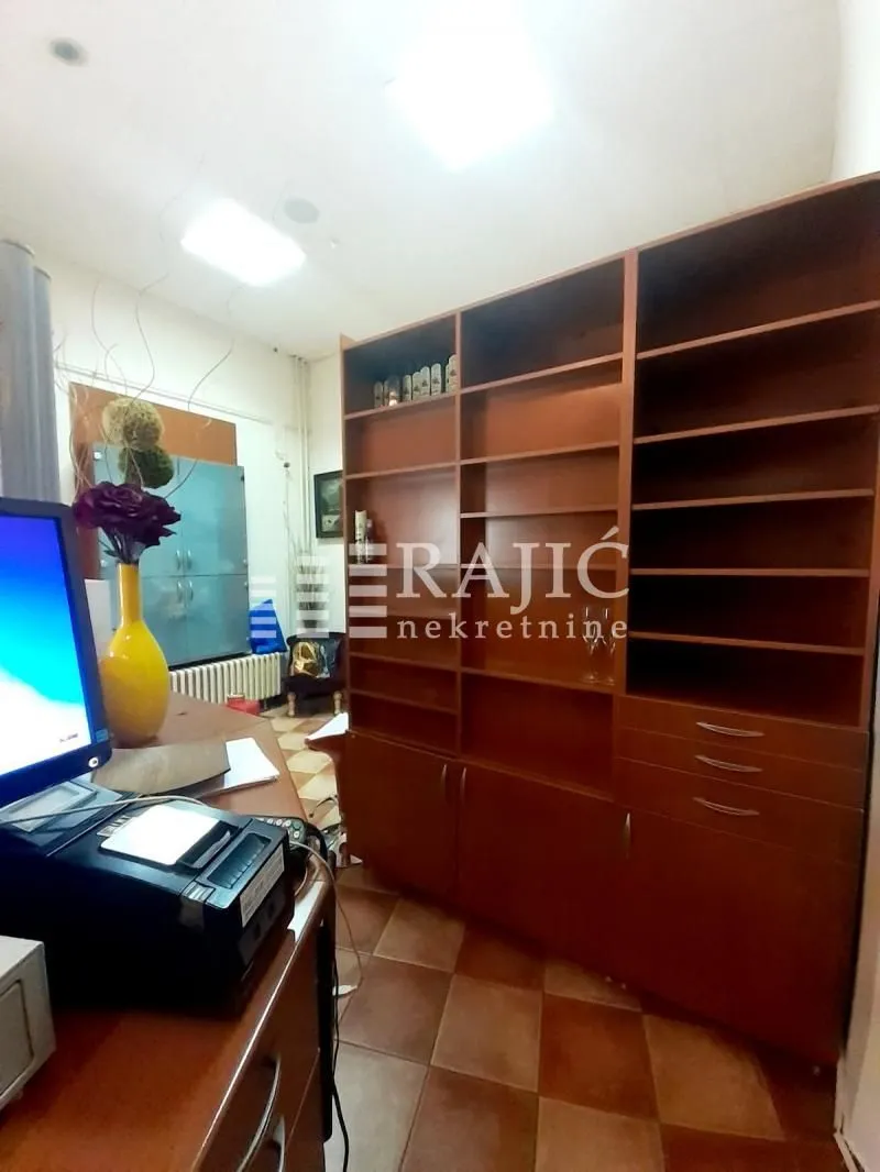Rent, office space, 110m², Stari Grad, Beograd