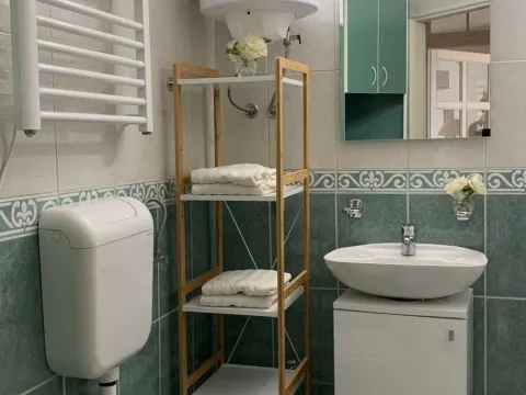 Rent, three bedroom apartment, 110m², Podgorica, Crna Gora - image 12