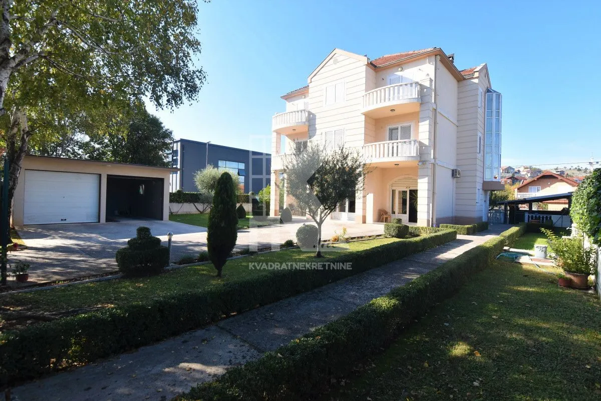 Prodaja, kuća, 752m², Zelenika, Podgorica