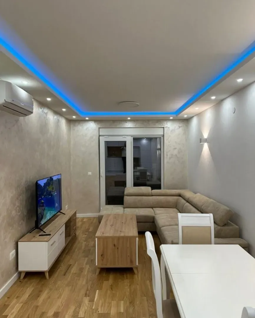 Izdavanje, jednosoban stan, 45m², Centar, Bar