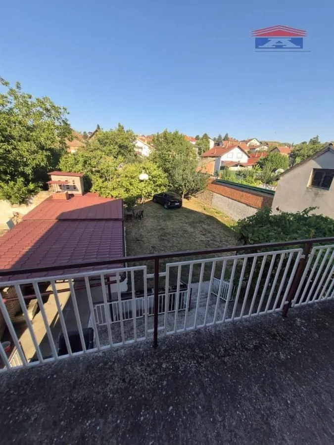 Izdavanje, kuća, 253m², Sremska Kamenica, Petrovaradin