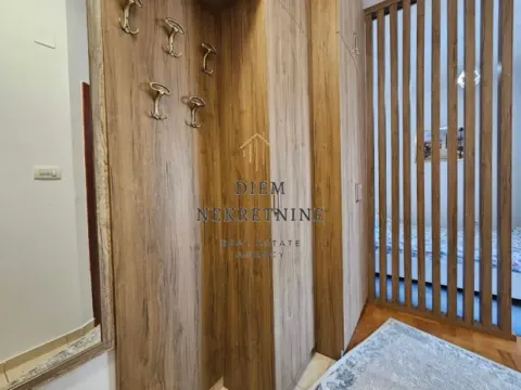 Rent, one bedroom apartment, 40m², Centar, Bar - image 2
