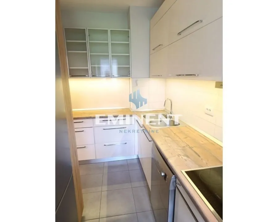 Prodaja, trosoban stan, 81m², Ada, Beograd
