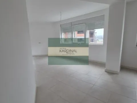 Izdavanje, četvorosoban stan, 97m², Centar, Paraćin - image 5
