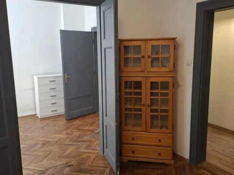 Izdavanje, trosoban stan, 72m², Slavija, Vračar Sve Podlokacije - image 2