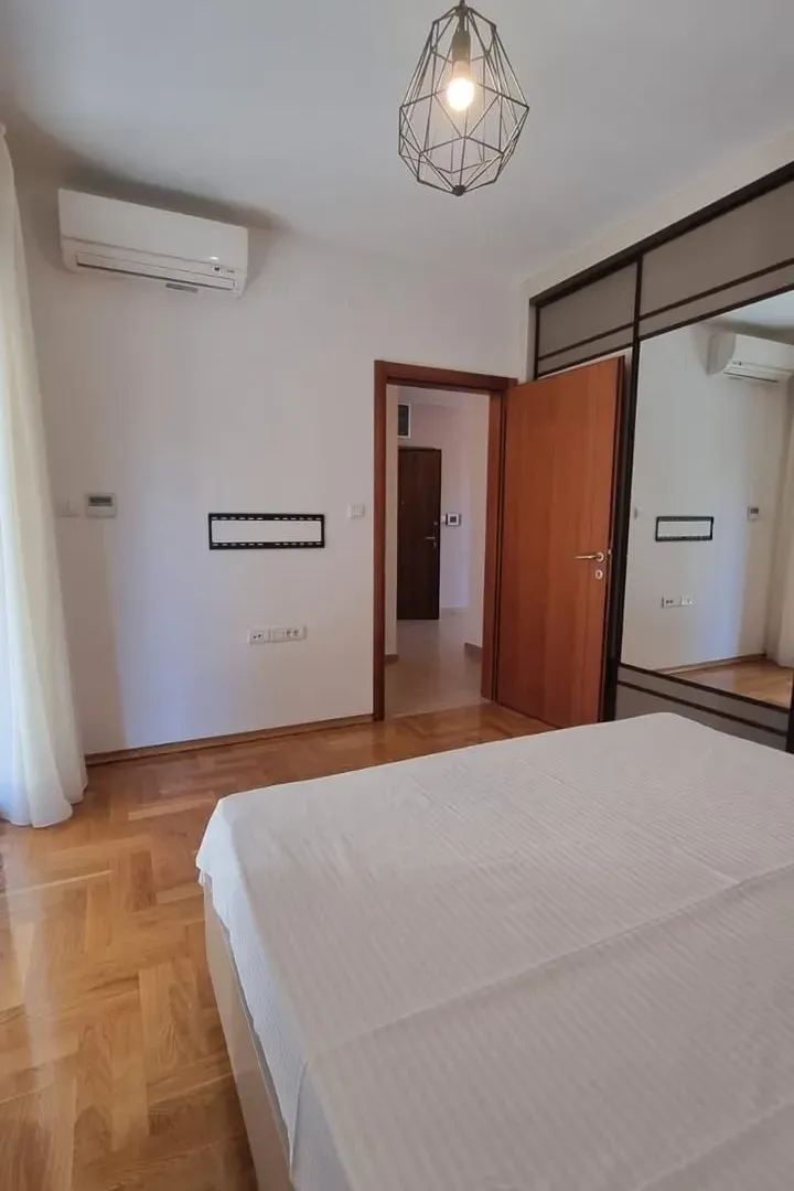 Prodaja, dvosoban stan, 130m², Bečići, Budva