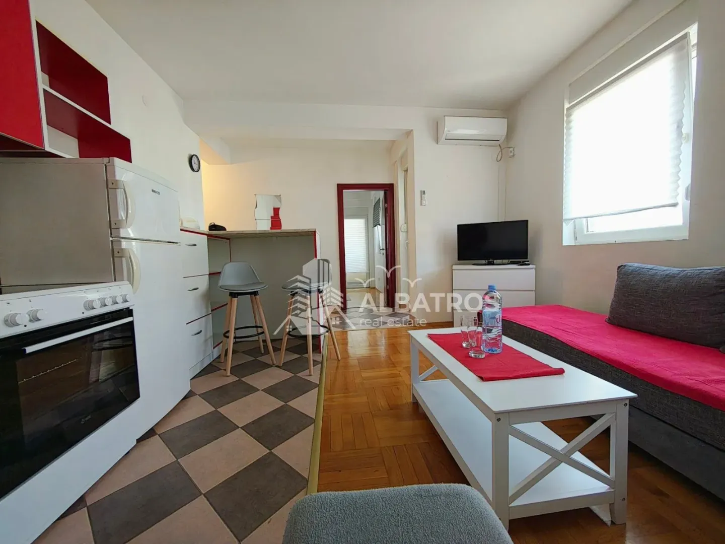 Prodaja, jednosoban stan, 42m², Popovići, Bar