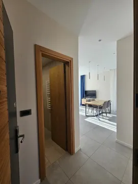 Izdavanje, jednosoban stan, 44m², Tivat, Crna Gora - image 6