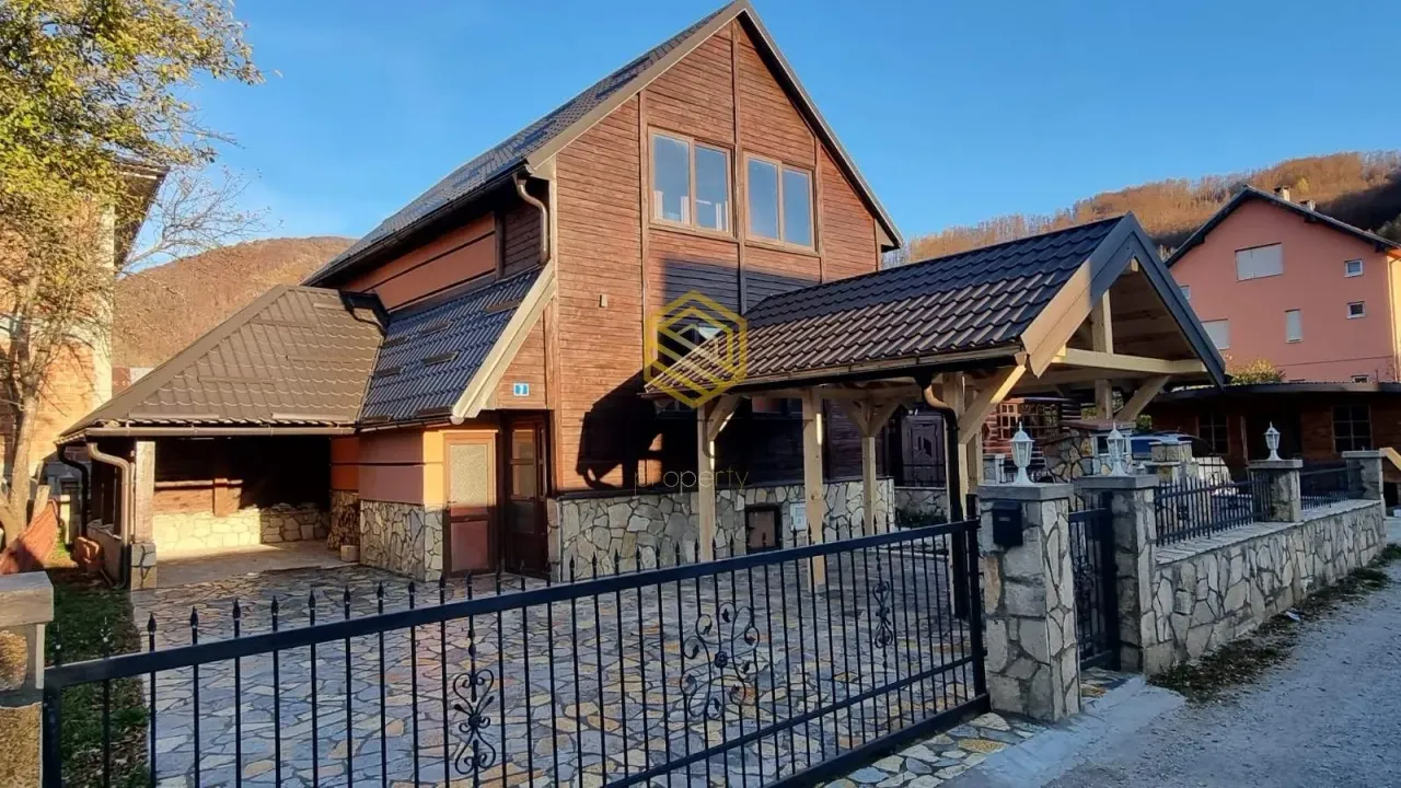Rent, house, 102m², Centar, Kolašin