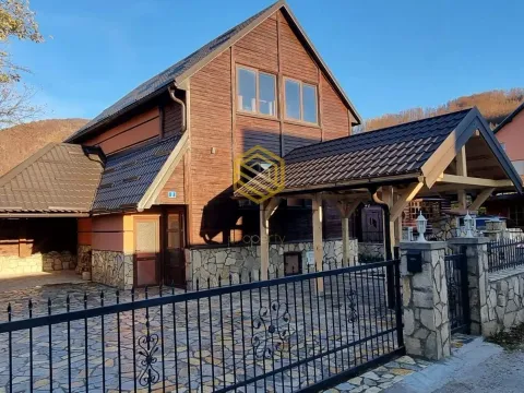 Kuća in Centar