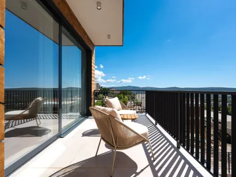 Izdavanje, kuća, 200m², Kavač, Kotor - image 12