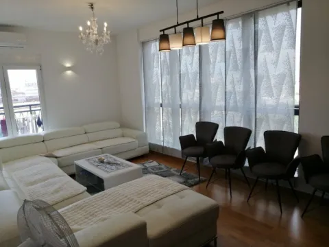Izdavanje, stan, 80m², Stari Aerodrom, Podgorica