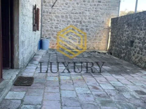 Prodaja, kuća, 230m², Prčanj, Kotor - image 9