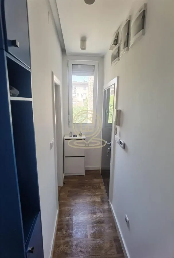 Izdavanje, trosoban stan, 60m², Skadarlija, Beograd