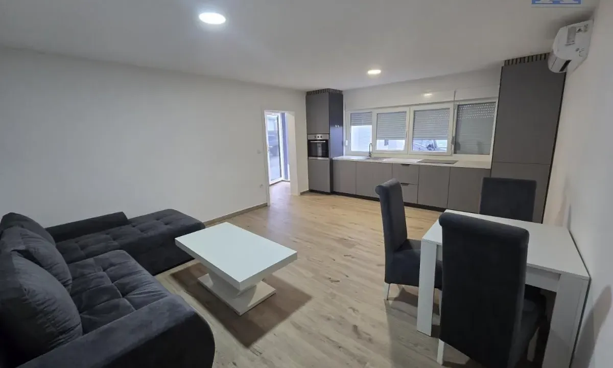 Izdavanje, dvosoban stan, 50m², Sajlovo, Novi Sad Sve Podlokacije