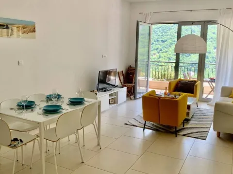 Prodaja, dvosoban stan, 75m², Kotor, Crna Gora