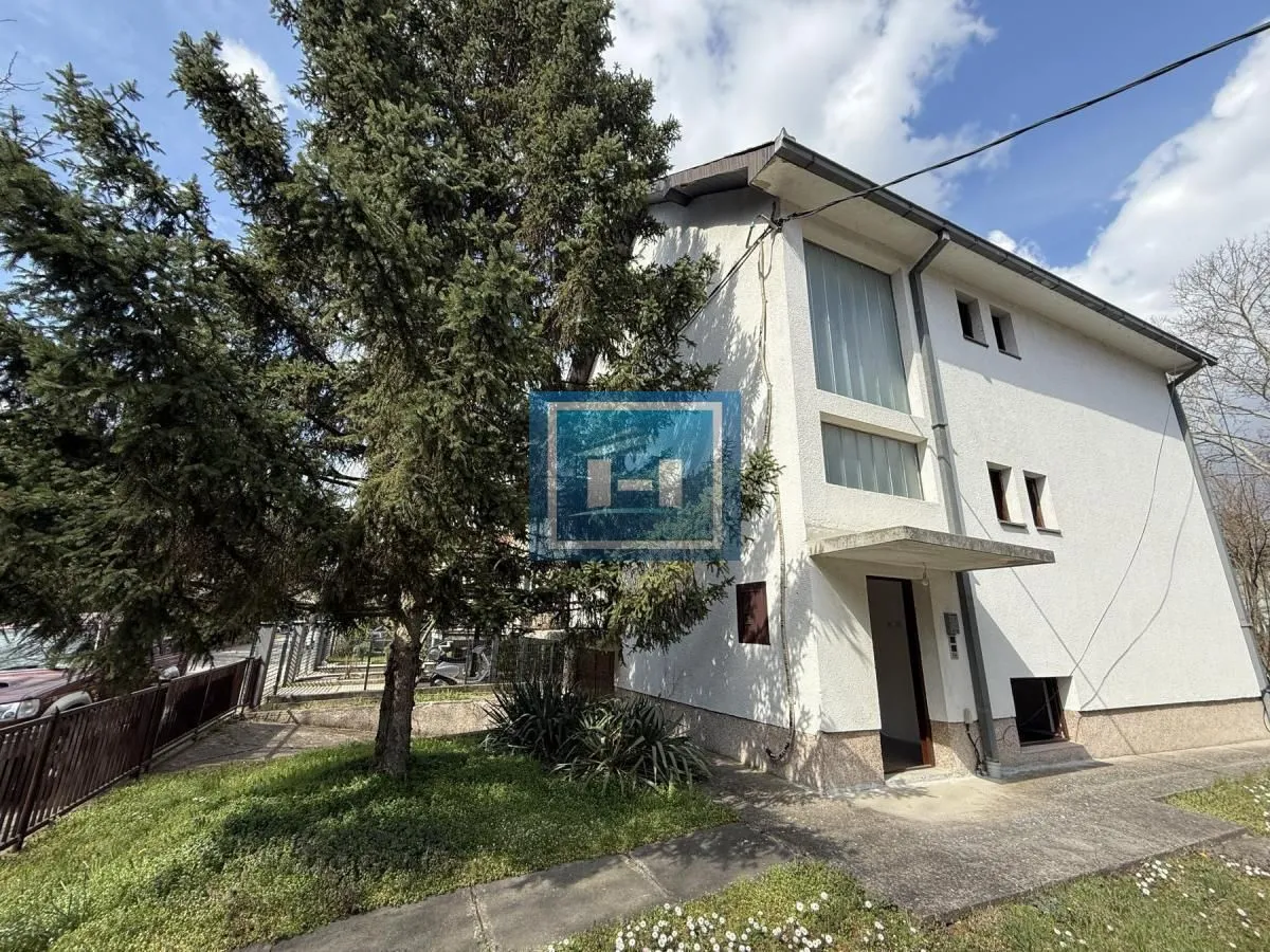 Sale, house, 257m², Strelište, Jagodina