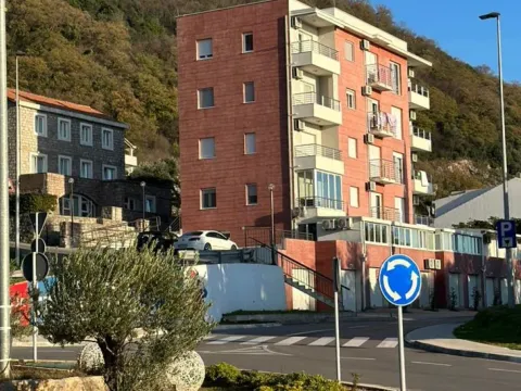 Sale, two bedroom apartment, 60m², Petrovac, Budva - image 30