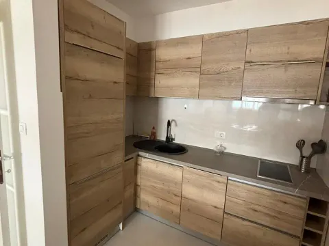 Prodaja, jednosoban stan, 46m², Central Point, Podgorica - image 4
