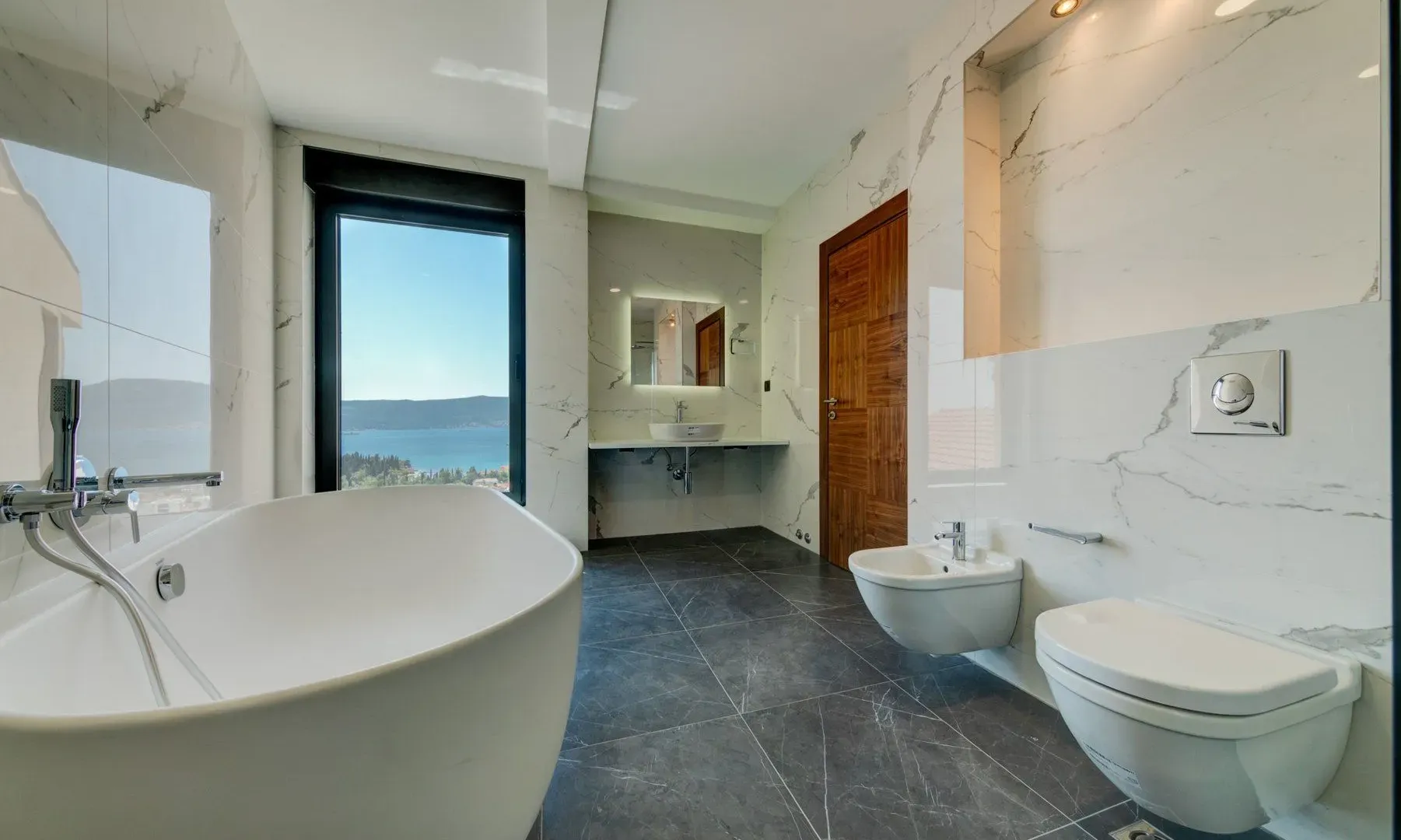 Prodaja, kuća, 351m², Marići, Tivat
