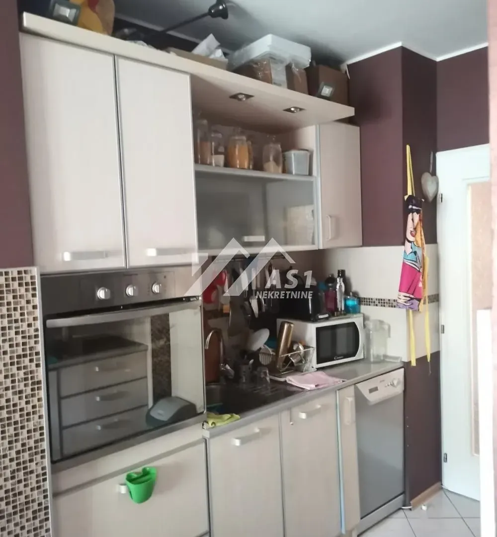 Izdavanje, dvosoban stan, 70m², Grbavica, Novi Sad Sve Podlokacije