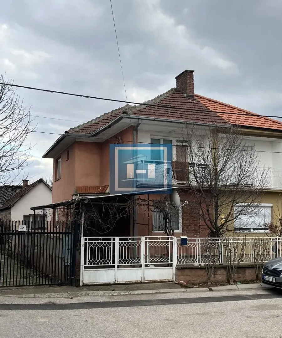Prodaja, kuća, 109m², Centar, Paraćin