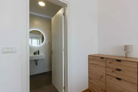 Prodaja, dvosoban stan, 71m², Bečići, Budva - image 10