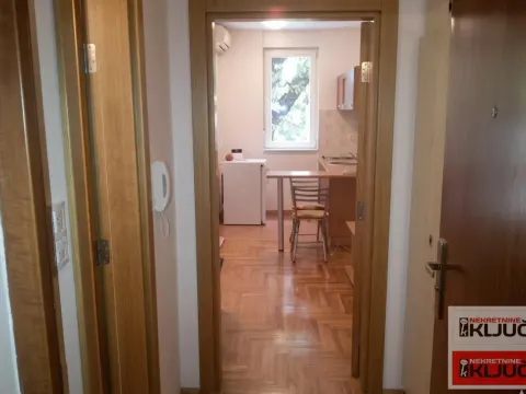 Izdavanje, garsonjera, 26m², Bulevar Oslobodjenja, Novi Sad Sve Podlokacije - image 5