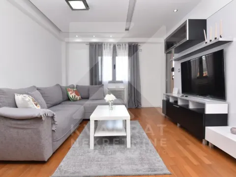 Prodaja, jednosoban stan, 51m², Stari Aerodrom, Podgorica - image 1