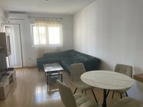 Izdavanje, jednosoban stan, 50m², City Kvart, Podgorica - image 2