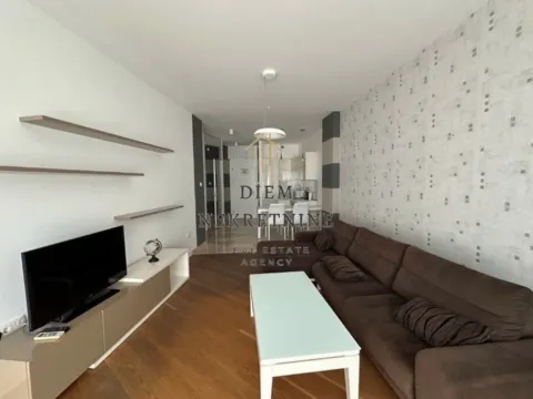 Rent, one bedroom apartment, 64m², Tree cane, Budva - image 1