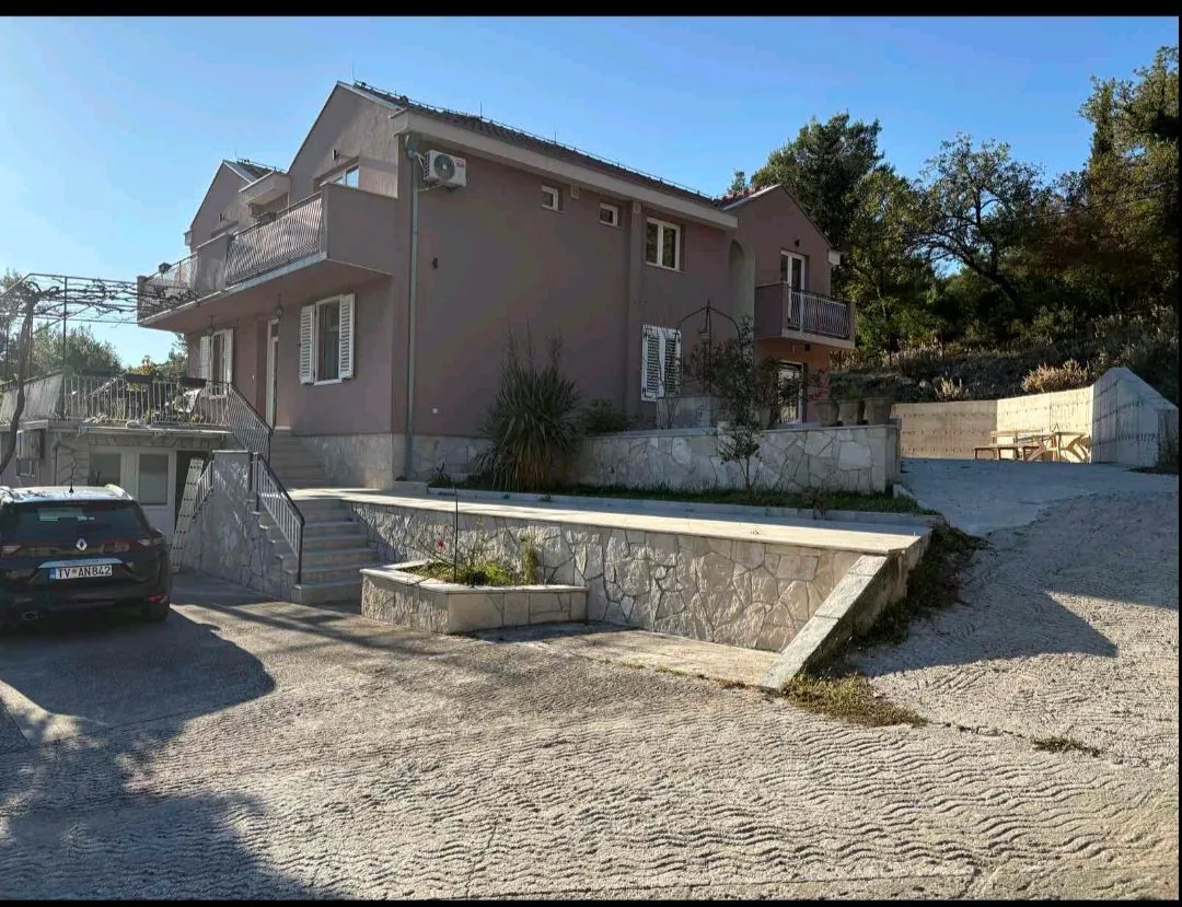 Izdavanje, jednosoban stan, 47m², Gradiošnica, Tivat