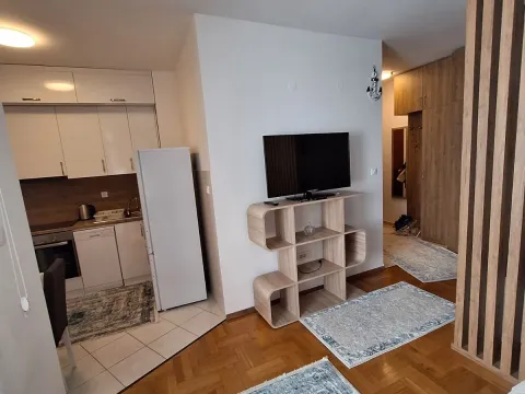Rent, one bedroom apartment, 40m², Centar, Bar - image 3