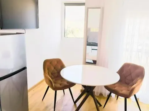 Prodaja, garsonjera, 32m², Bar, Crna Gora - image 1