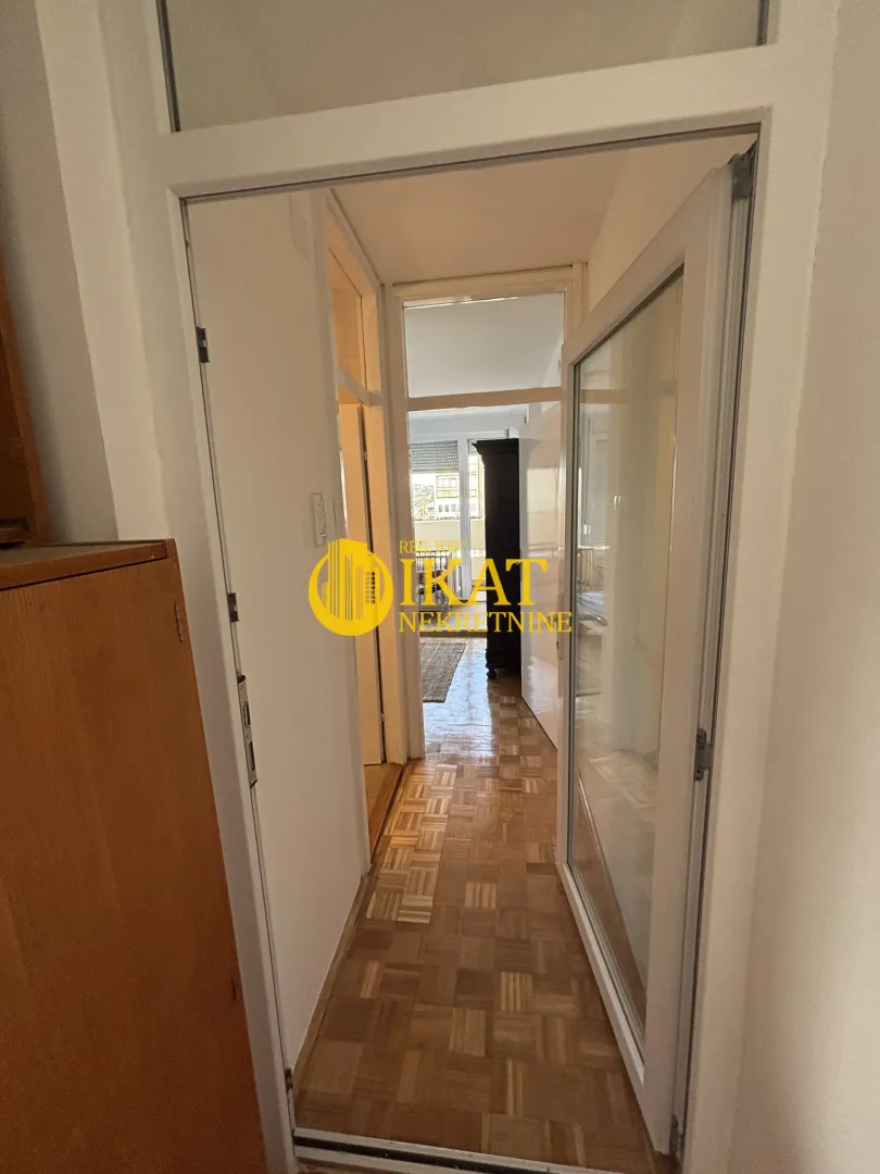 Izdavanje, četvorosoban stan, 120m², Voždovac Sve Podlokacije, Beograd