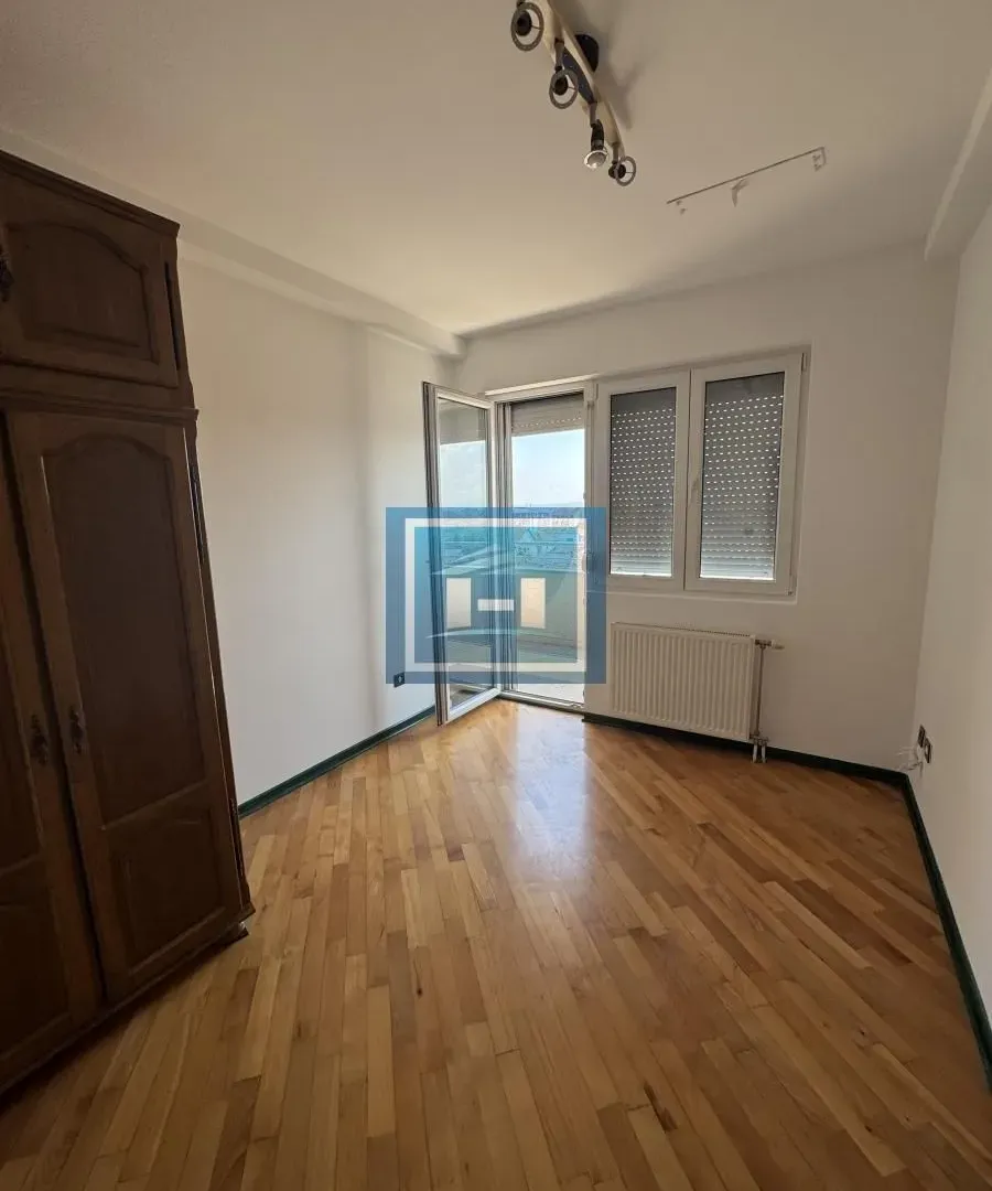Prodaja, trosoban stan, 82m², Centar, Jagodina