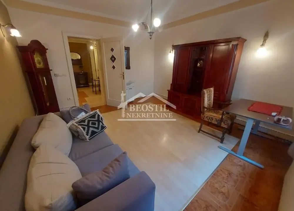 Prodaja, jednosoban stan, 31m², Vračar Hram, Vračar Sve Podlokacije