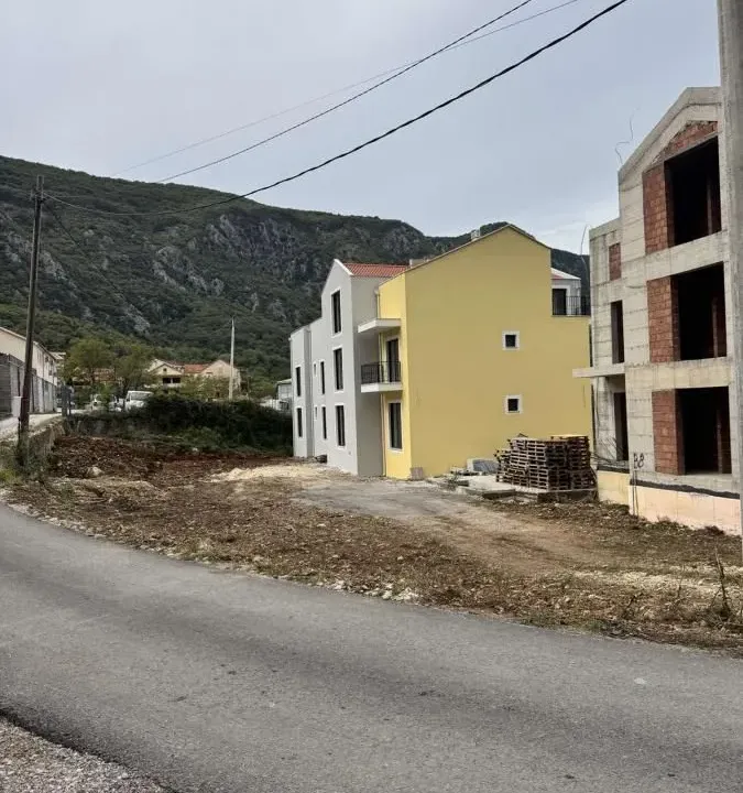 Prodaja, trosoban stan, 87m², Škaljari, Kotor