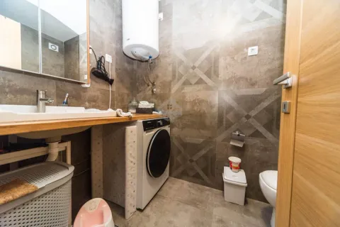 Rent, one bedroom apartment, 45m², Pobrežje, Podgorica - image 9