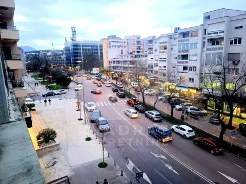 Rent, one bedroom apartment, 40m², Stara Varoš, Podgorica - image 7