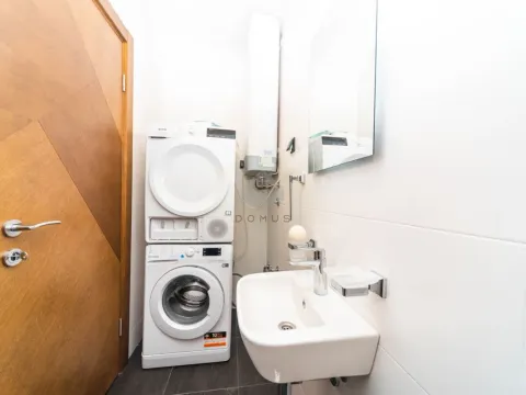 Izdavanje, dvosoban stan, 70m², Ljubović, Podgorica - image 11