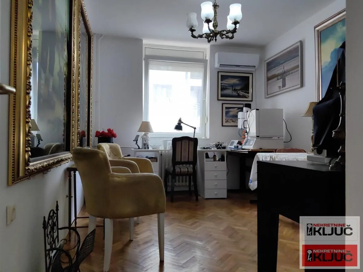 Prodaja, dvosoban stan, 59m², Centar, Novi Sad