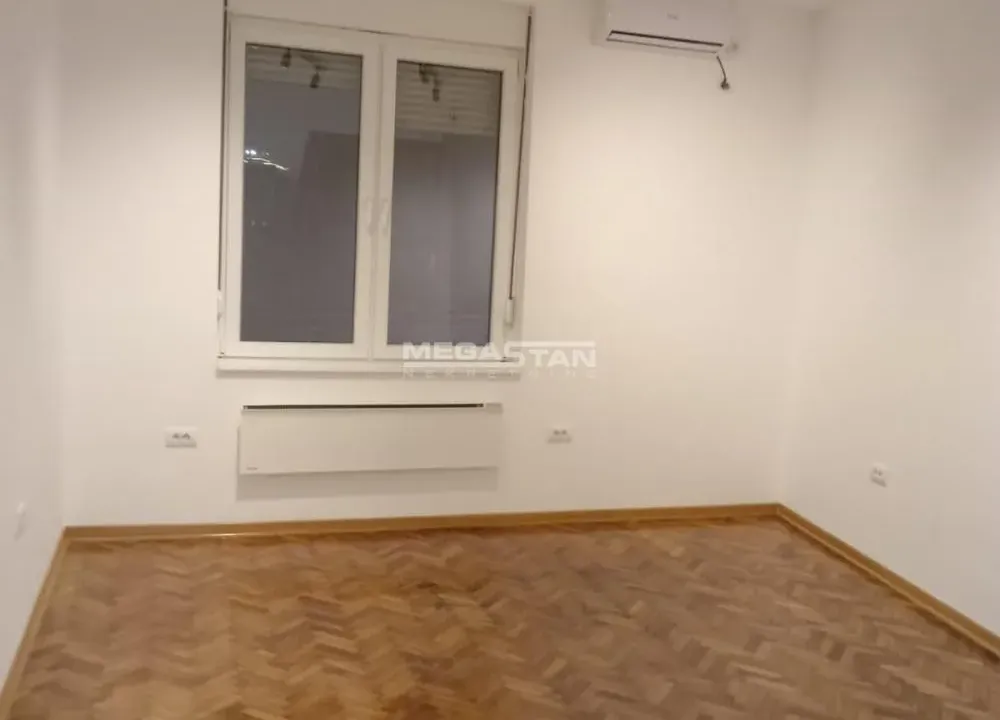 Izdavanje, poslovni prostor, 30m², Zeleni Venac, Beograd