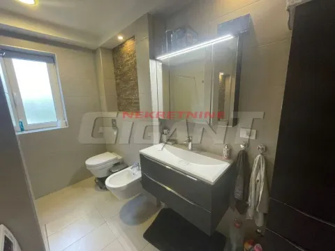 Prodaja, kuća, 351m², Novi Banovci, Stara Pazova - image 10