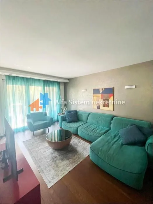 Izdavanje, trosoban stan, 82m², Novi Beograd Sve Podlokacije, Beograd