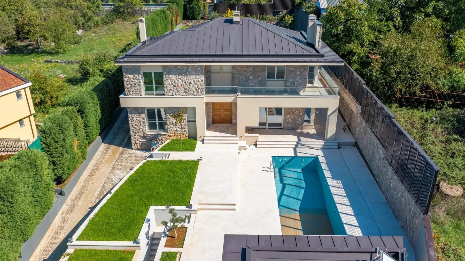 Sale, house, 492m², Mareza, Podgorica
