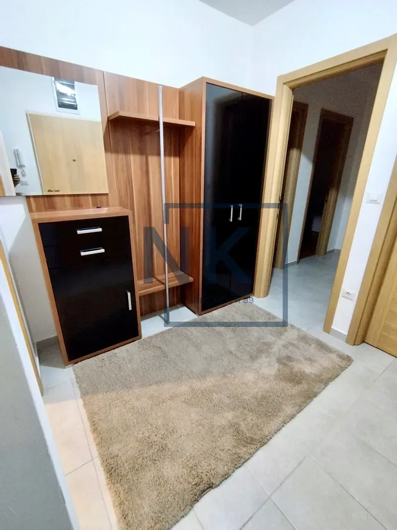 Izdavanje, dvosoban stan, 71m², Stari Aerodrom, Podgorica