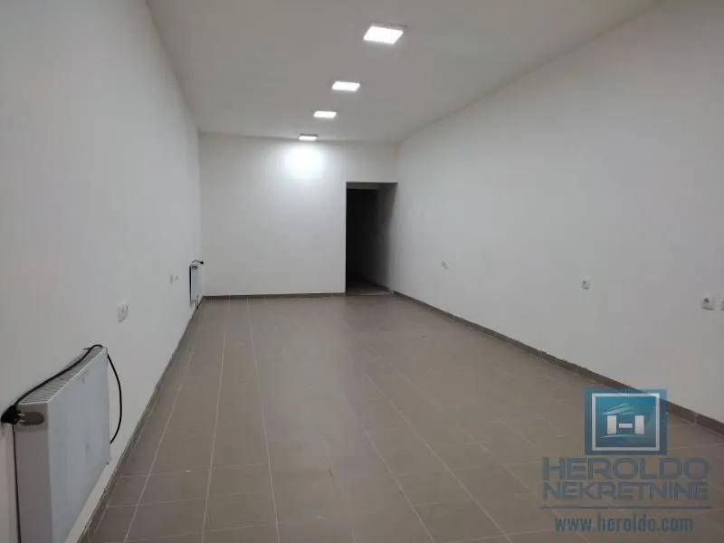 Prodaja, poslovni prostor, 163m², Jagodina, Srbija